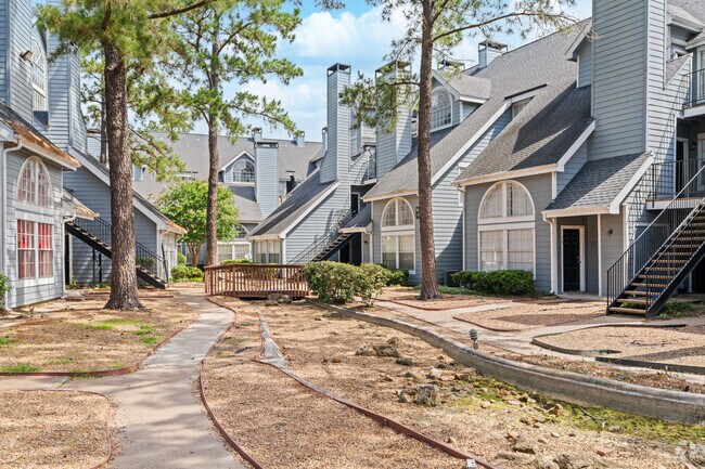 Foto del edificio - Pine Lake Village