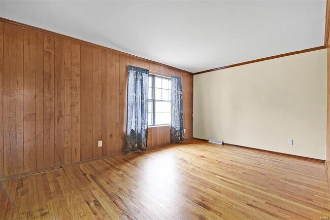 Building Photo - 8908 Scottdale Ave