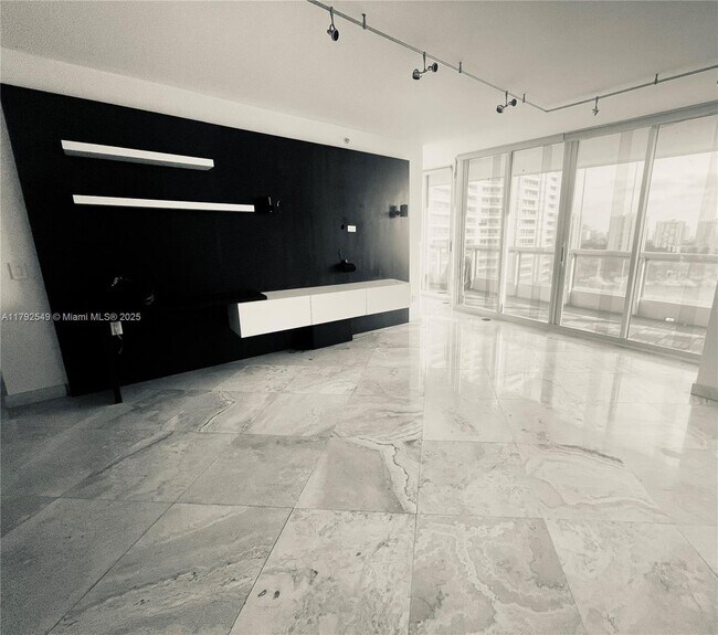 Foto del edificio - 21205 Yacht Club Dr