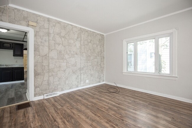 Building Photo - 3408 E 140th St