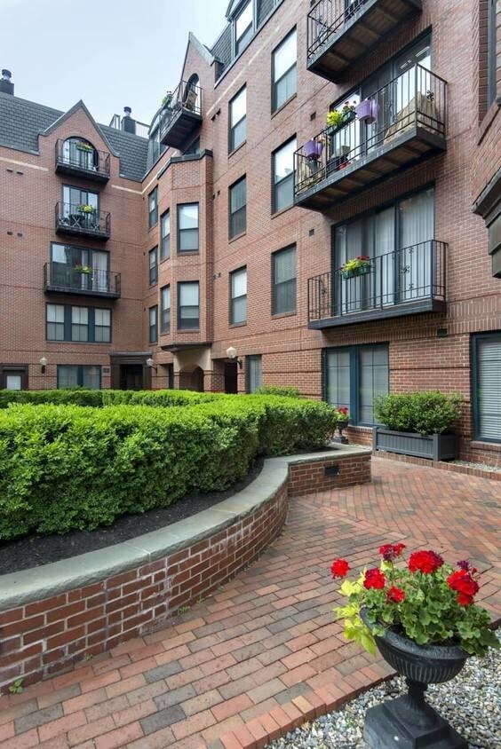 67 St Botolph St Unit 204, Boston, MA 02116 Apartment for Rent in