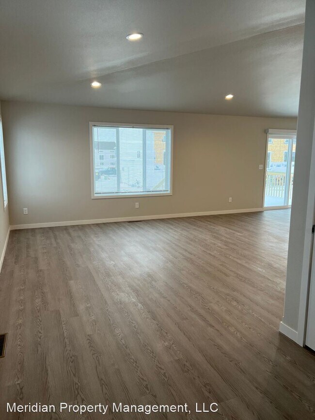 Building Photo - 3 br, 2 bath House - 3767 Chinook Dr S
