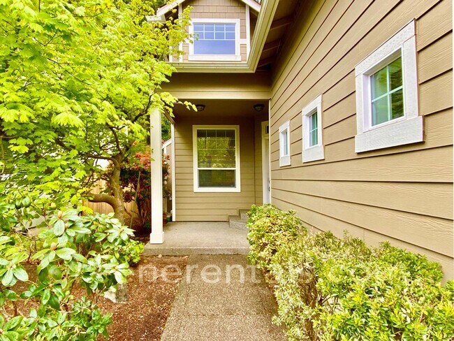 Building Photo - Beautiful 5BR 3.5BA in Quiet Olympia Neigh...