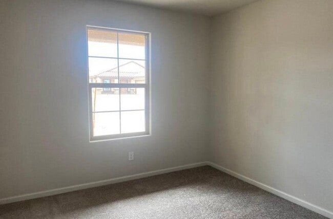 Foto del edificio - 816 Silvercreek Ln