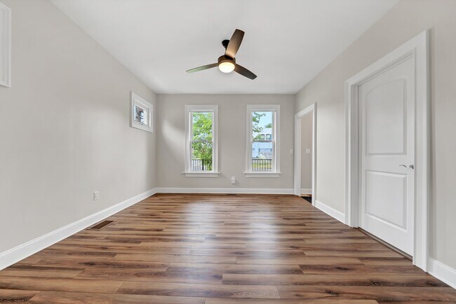 Building Photo - 71 Orange St