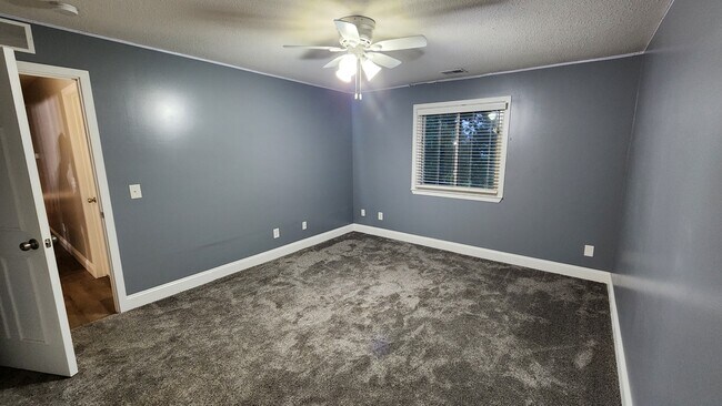 Dormitorio 1 - 9654 Sawgrass Ct