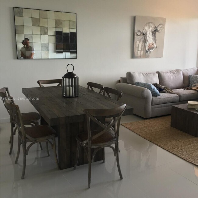 Foto del edificio - 201 Crandon Blvd