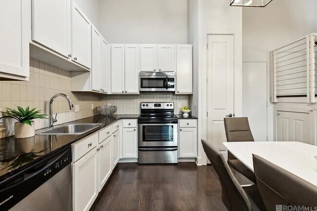 Foto del edificio - 333 E Boyd Dr