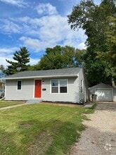 Building Photo - 1409 Searle St