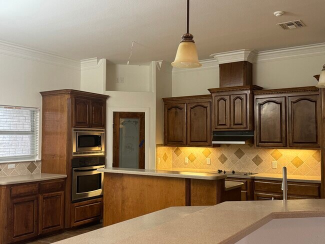 Building Photo - 4213 Lake Apache Dr