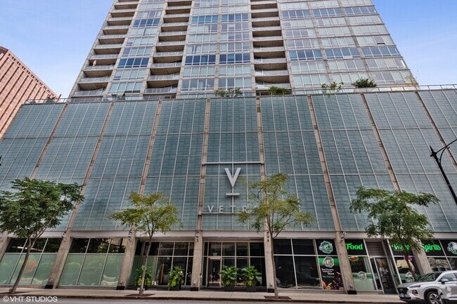 Building Photo - 611 S Wells St