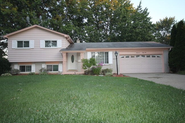 Building Photo - 4233 Marywood Dr