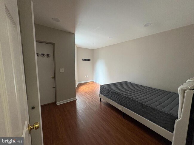 Foto del edificio - 222 N Liberty St