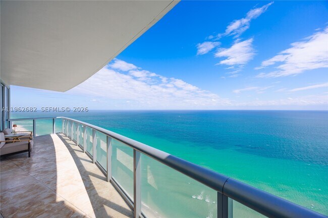 Building Photo - 17001 Collins Ave