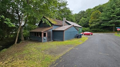Building Photo - 138 Winney Hill Rd