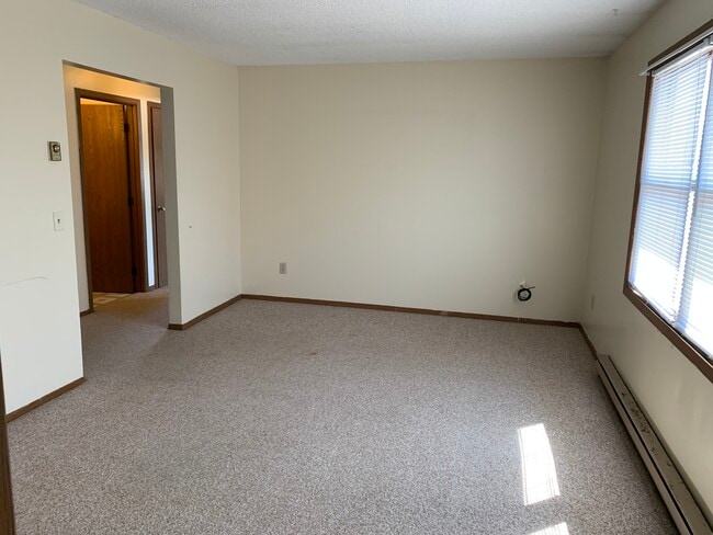 Building Photo - 1112 Devney Dr