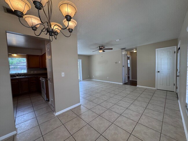 Building Photo - Charming 2BR/1BA Home in Casselberry
