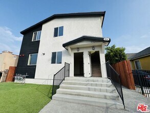 Building Photo - 853-853 E 76th Pl
