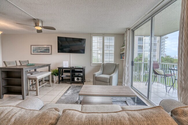 Foto del edificio - 5700 Bonita Beach Rd SW