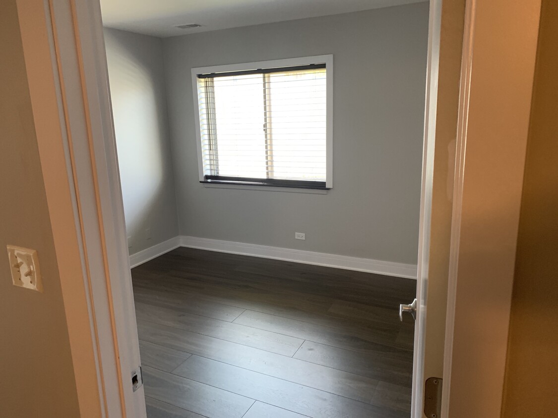Foto principal - 1170 S Forums Ct