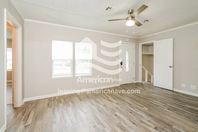 Foto del edificio - 4923 E Easton St