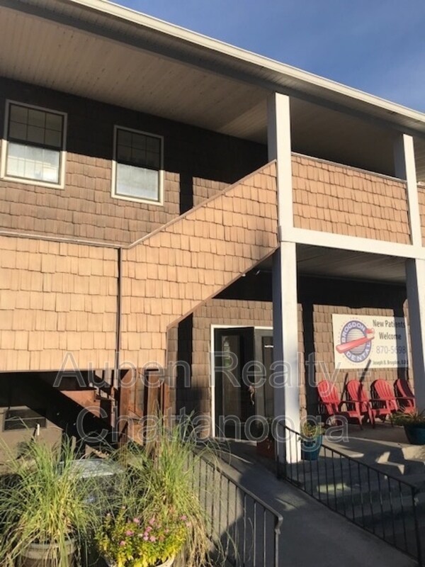 Building Photo - 3925 Redding Rd