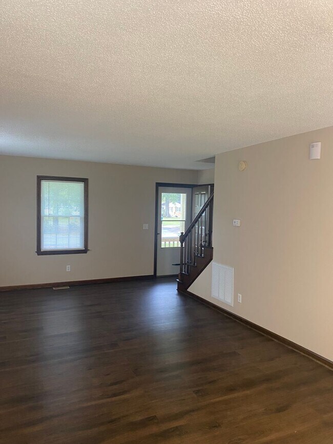Building Photo - Charming 3 bed 2 bath Cape Cod for rent