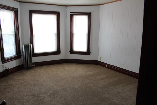 Building Photo - Semi Detached