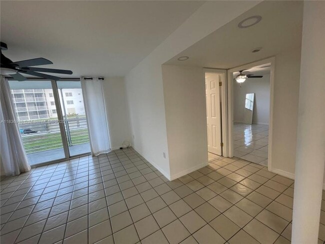 Building Photo - 2 bedroom in Sunny Isles Beach FL 33160