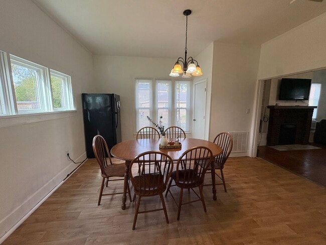 Foto del edificio - For Rent