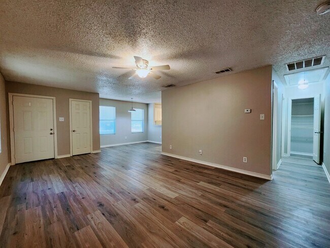 Foto del edificio - 10245 Country Hills Blvd