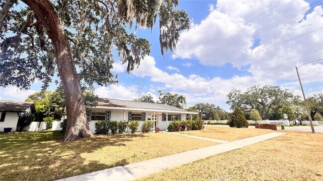 Foto del edificio - 4709 Redfern Dr