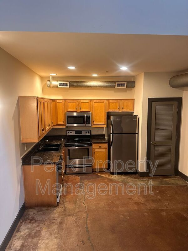 Foto del edificio - 212 W 7th St