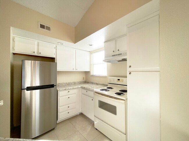 Foto del edificio - 1401 Village Blvd