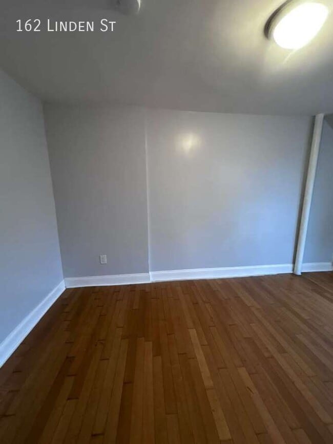 Foto del edificio - 162 Linden St