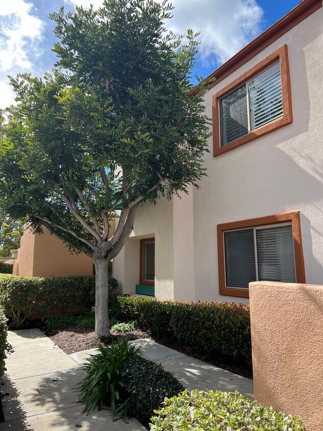 Primary Photo - Epic REA - 2 BR / 2 BA Condo w/1 Parking i...