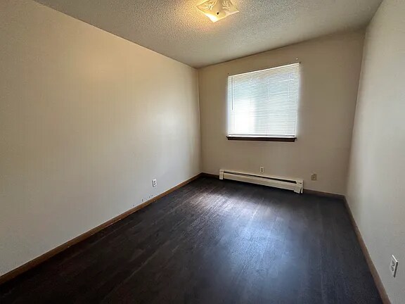 Foto del edificio - 1321 Division St