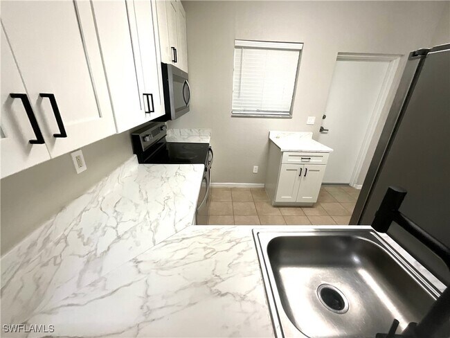 Foto del edificio - 8358 Bernwood Cove Loop