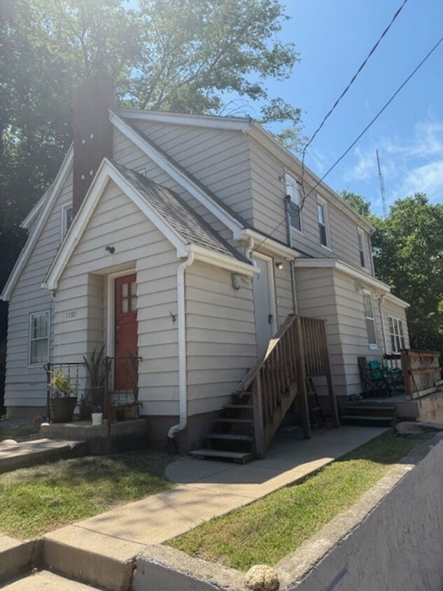 Primary Photo - 1101 Pekin Ave