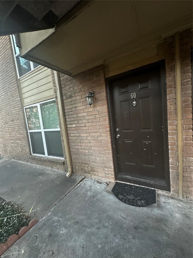 Foto principal - 8110 Albacore Dr