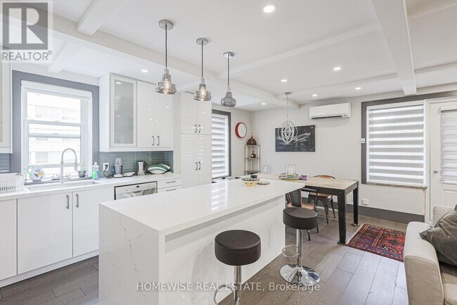 Photo du bâtiment - 2603 Bathurst St