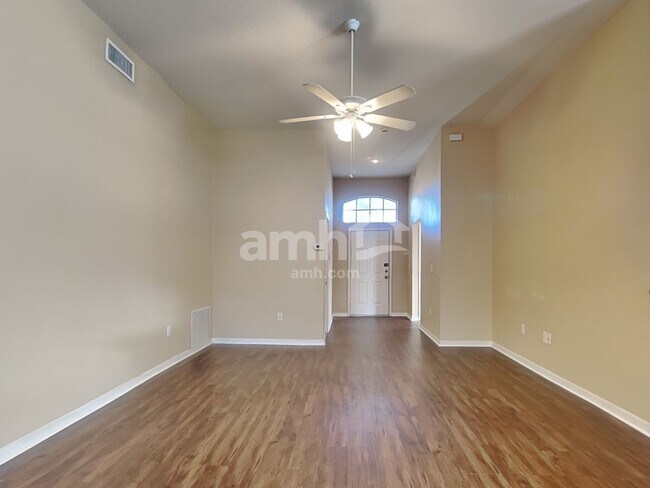 Foto del edificio - 5419 Watson Rd