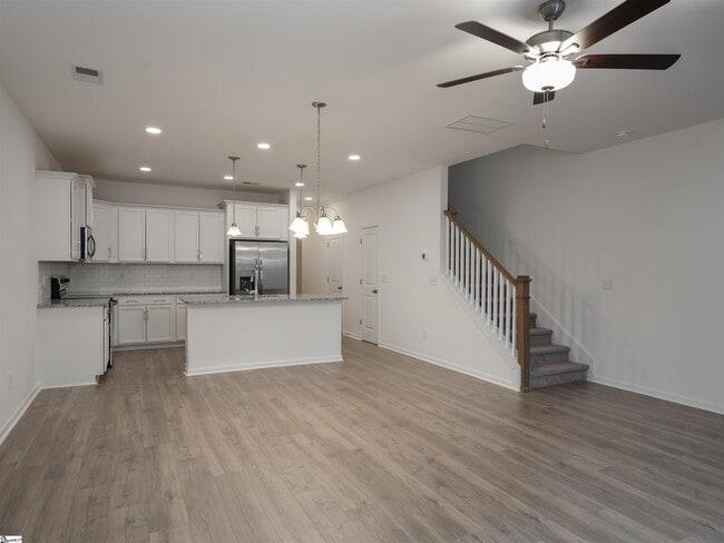 Foto del edificio - 272 Bryland Wy