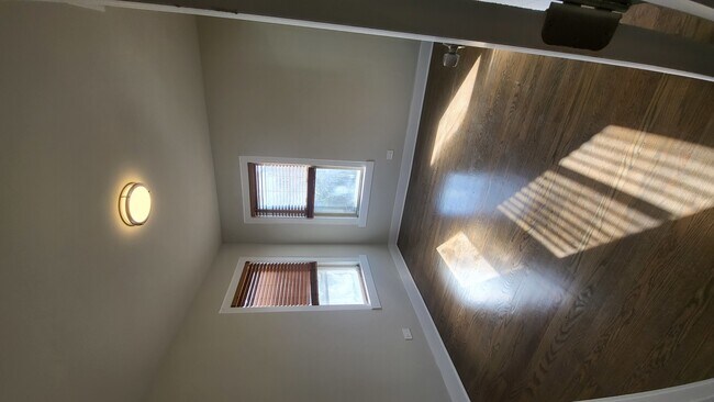 Foto del edificio - 6418 N Campbell Ave