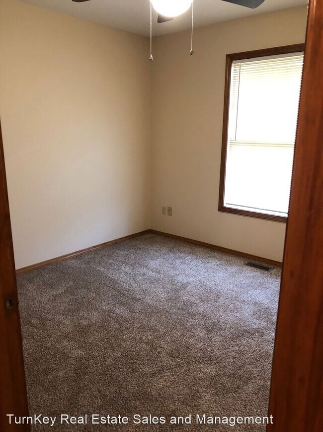 Building Photo - 3 br, 2 bath House - 1007 Glen Oaks Dr