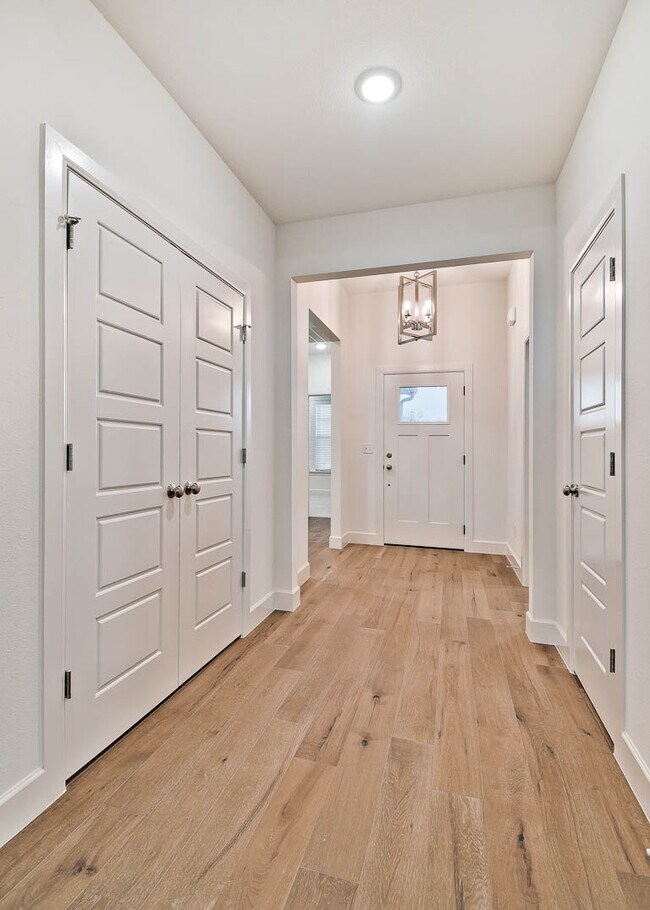 Building Photo - 2 Rothbury Ln