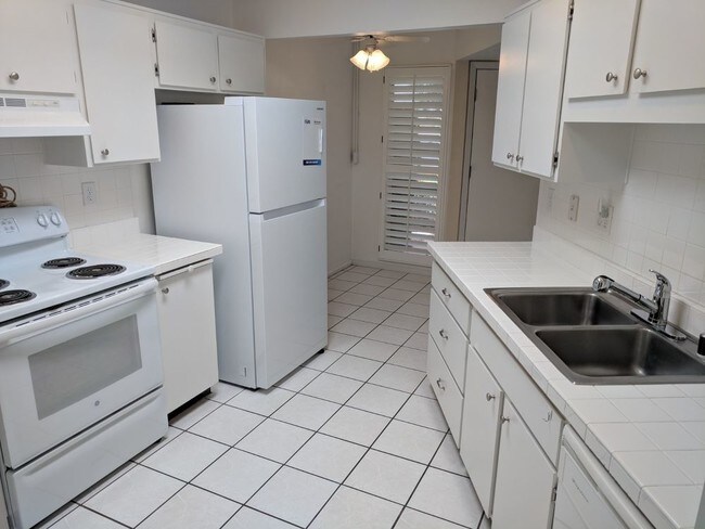 Foto del edificio - 16636 N 102nd Ave