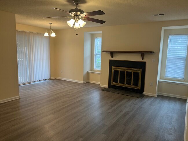 Building Photo - 1403 Ivywood Rd