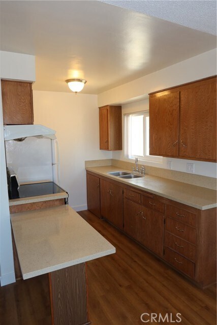 Foto del edificio - 21023 Donora Ave