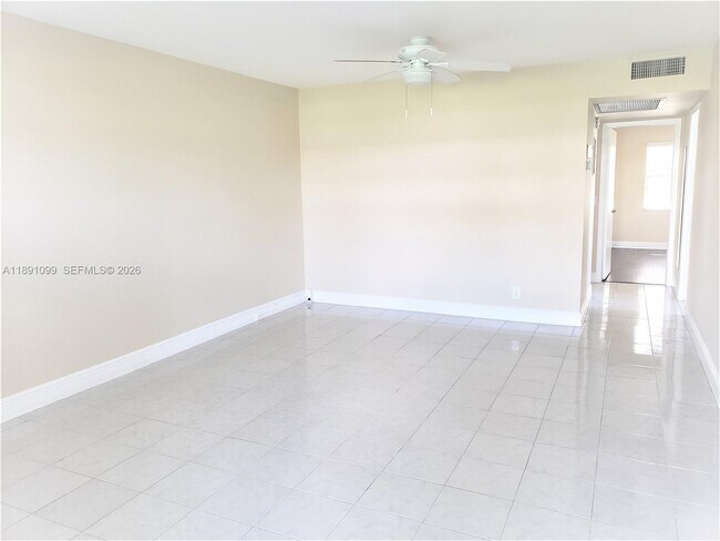 Foto del edificio - 98 Fanshaw C